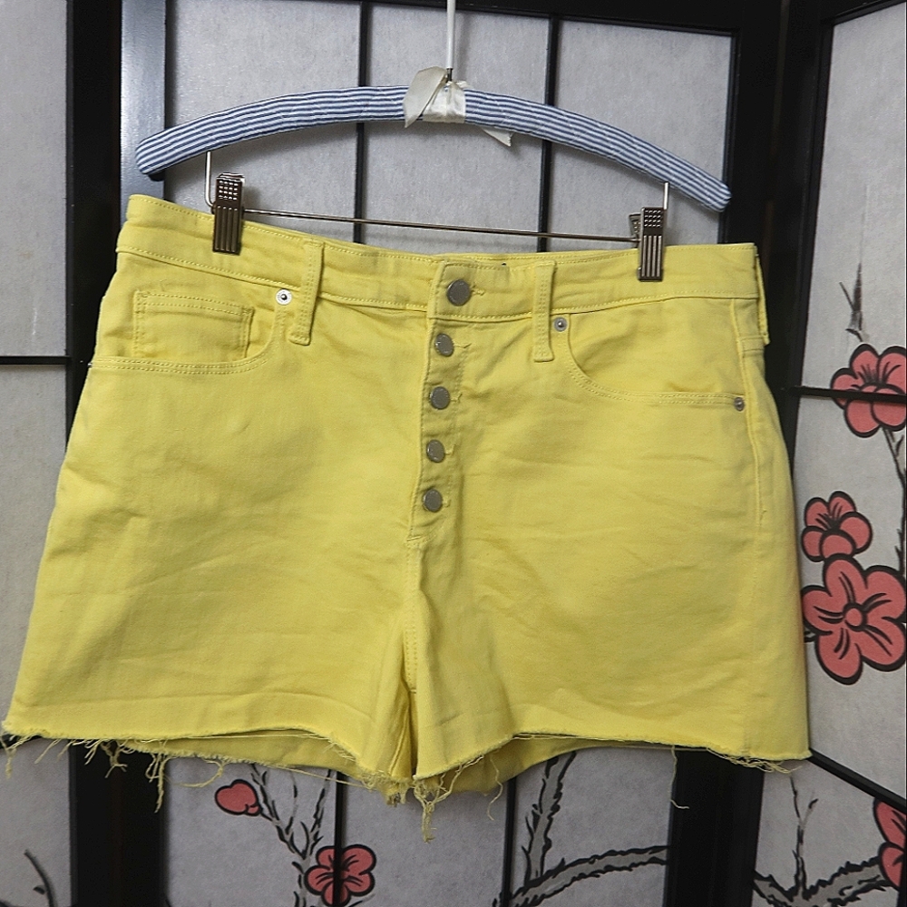 Universal Thread Butter Yellow Jean Shorts Size 14 - 32R